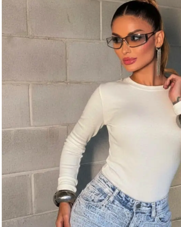 Blusa feminina canelada manga longa gola careca
